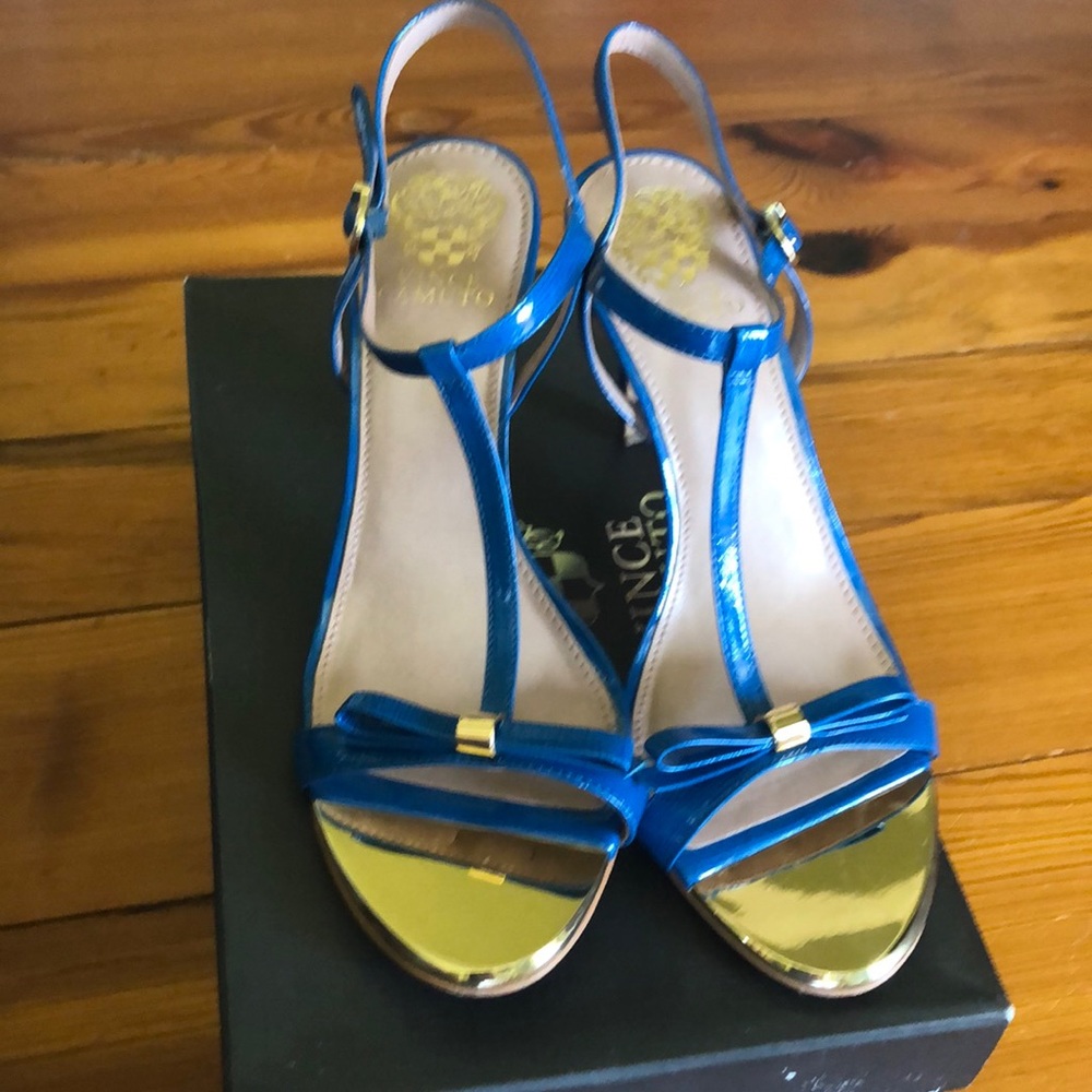 Women’s blue patent heels.